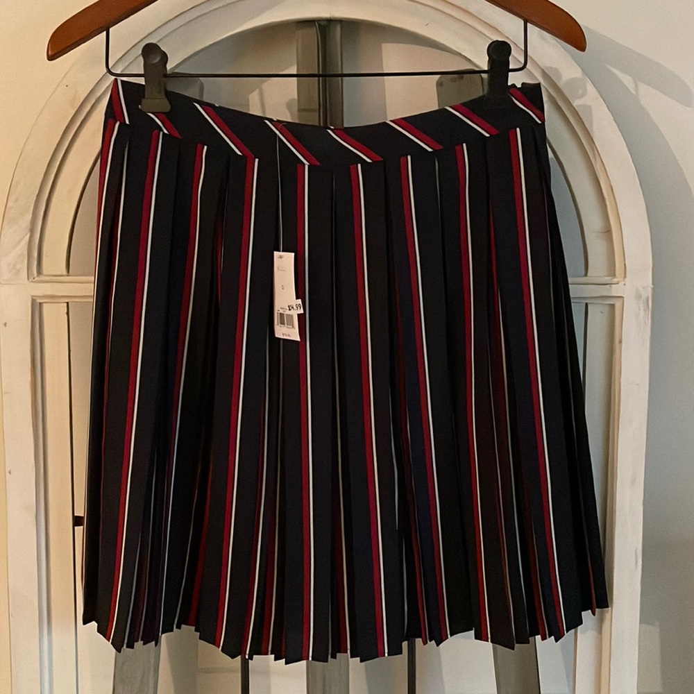 Banana Republic pleated skirt